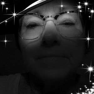 Meet your Posher, Carrie